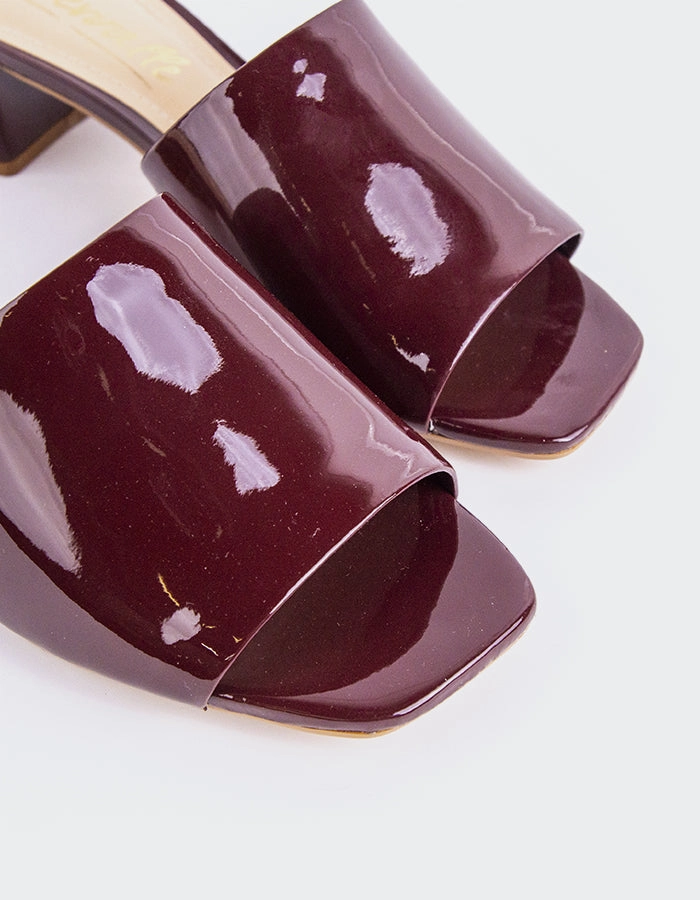 Fortunata Burgundy Patent Comfy Sandal Step Quality craftsmanship