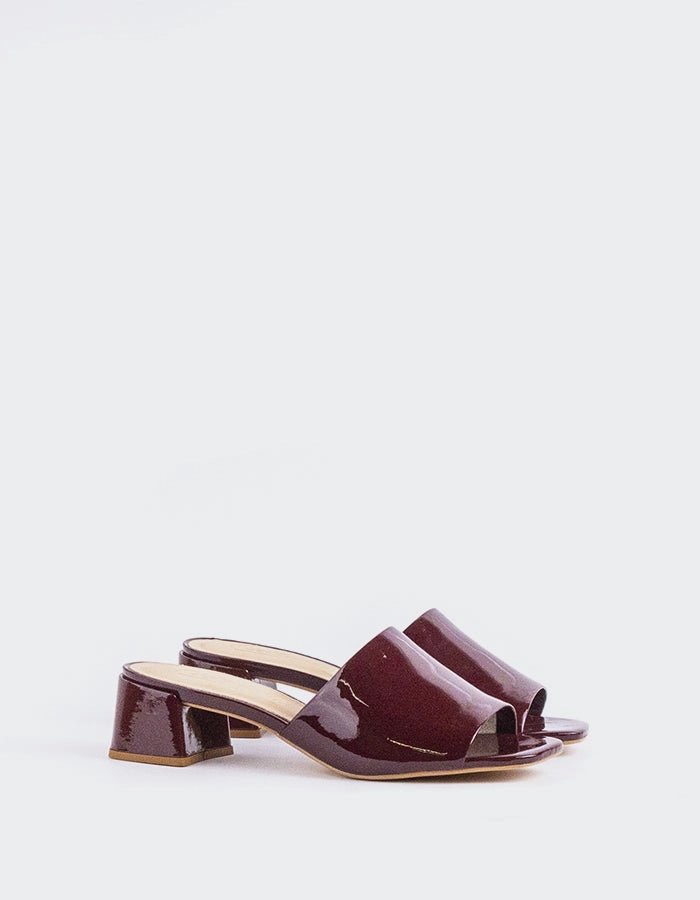 Summer Slide Style Easy adjustment Fortunata Burgundy Patent