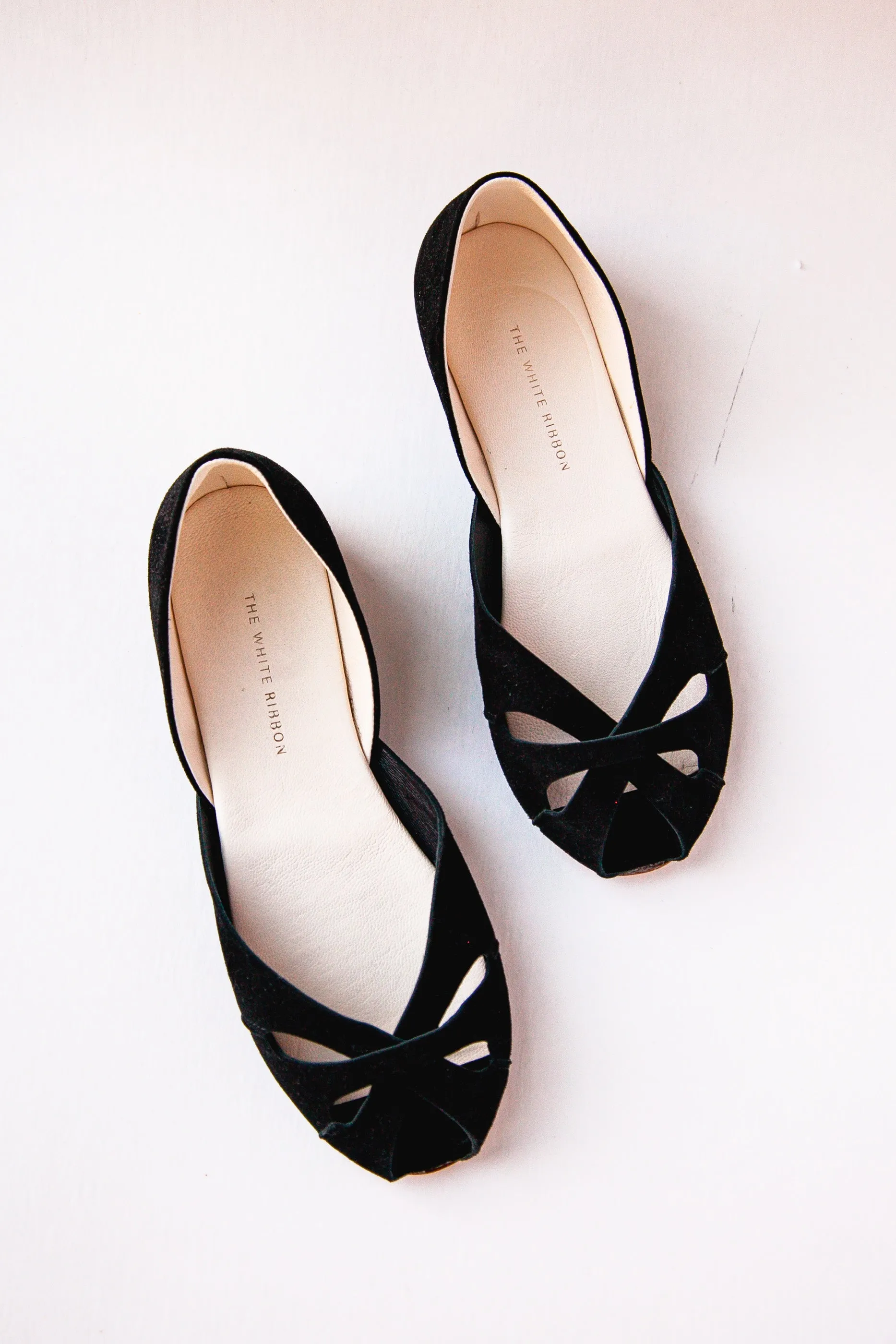 ELLA BALLET FLATS - BLACK NUBUCK Trek Easy elegant design