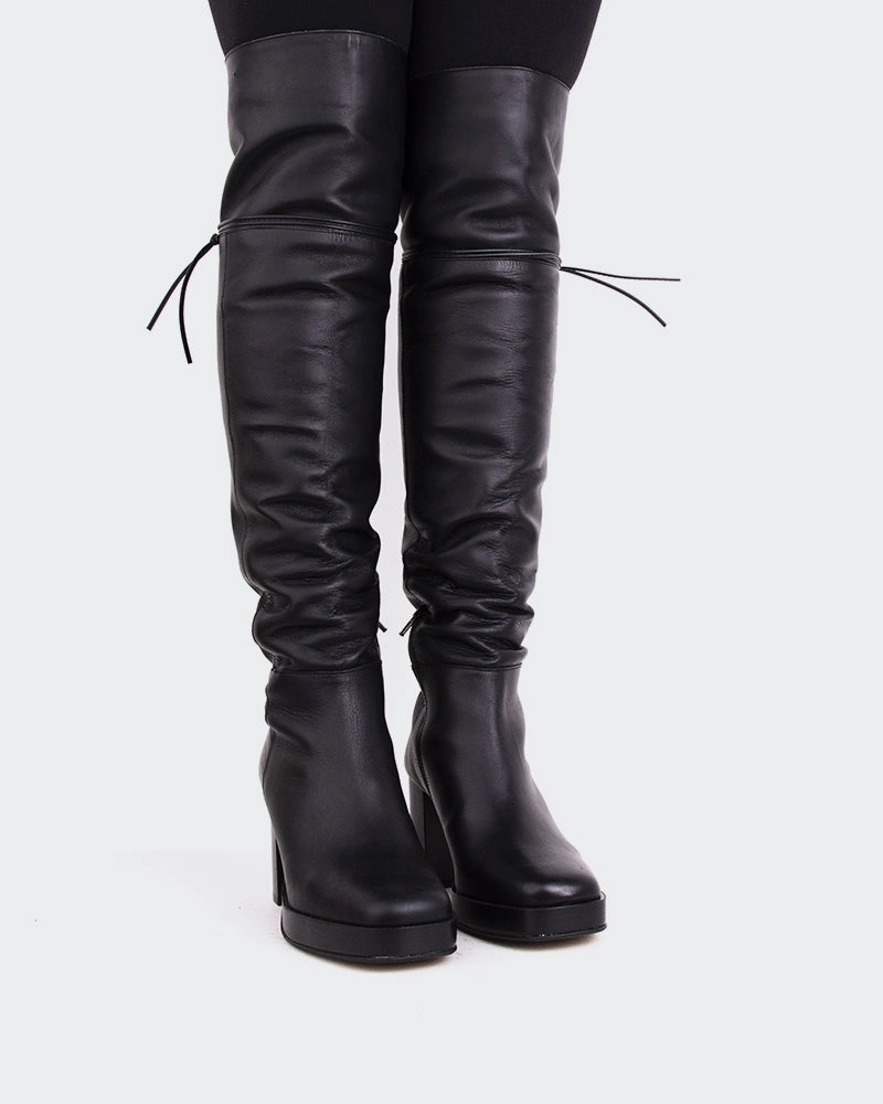 Veneto Black Leather Seamless Look