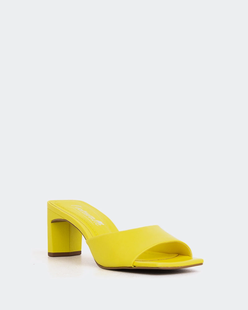 Flexible Style Foot Relaxation Visalia Yellow Leather