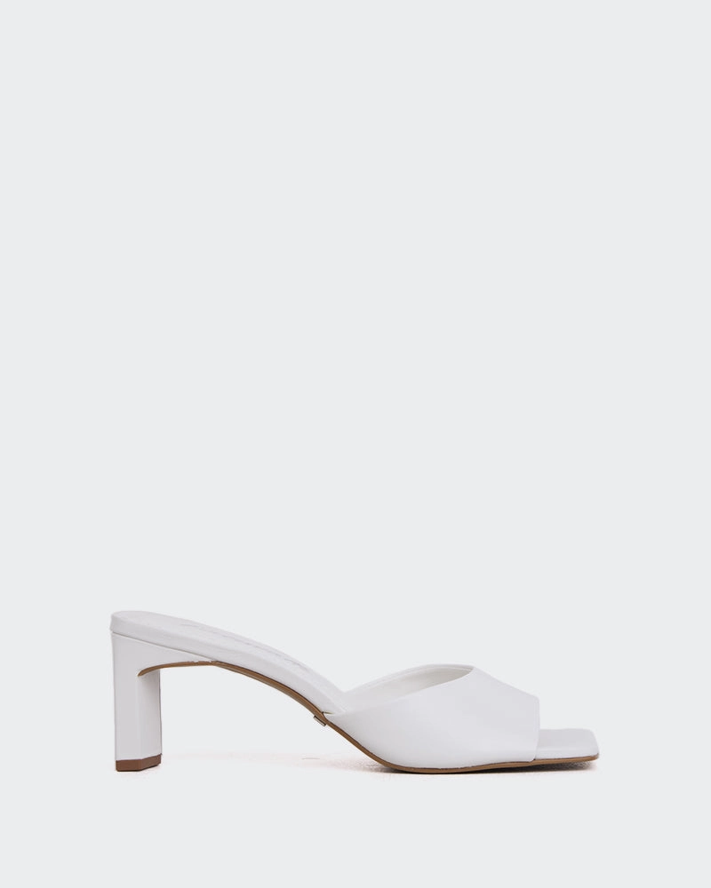 Visalia White Leather Weekend Casual Comfortable Slip