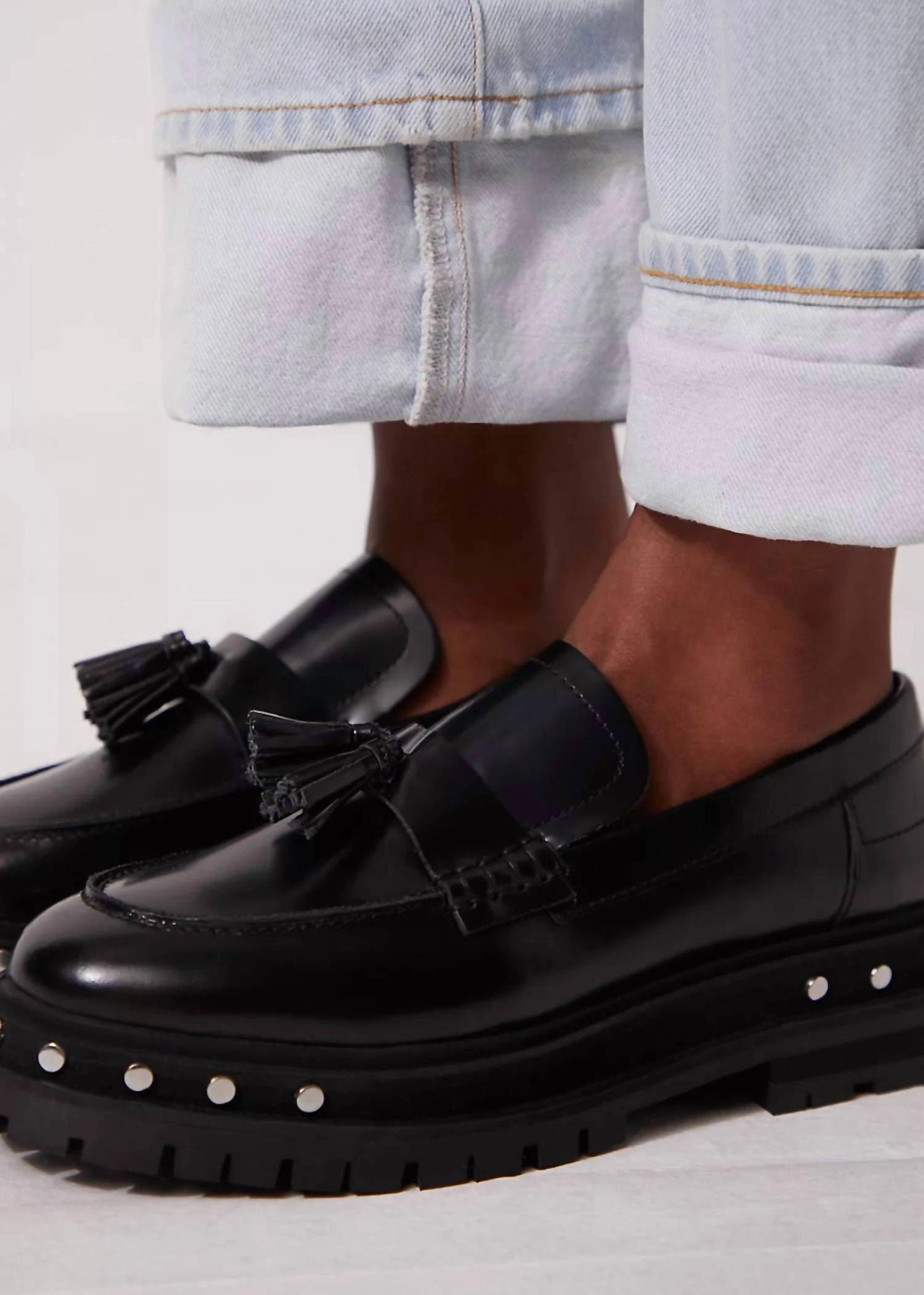 Supportive Walk Women's Teagan Tassel Loafers In Black