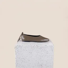 Imola- Dark Taupe Client Meet